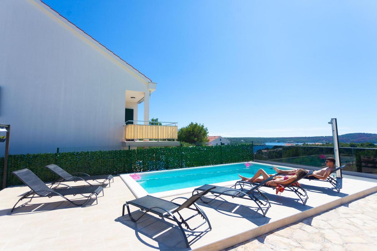 Apartment Jerry With Private Pool Milna  Luaran gambar