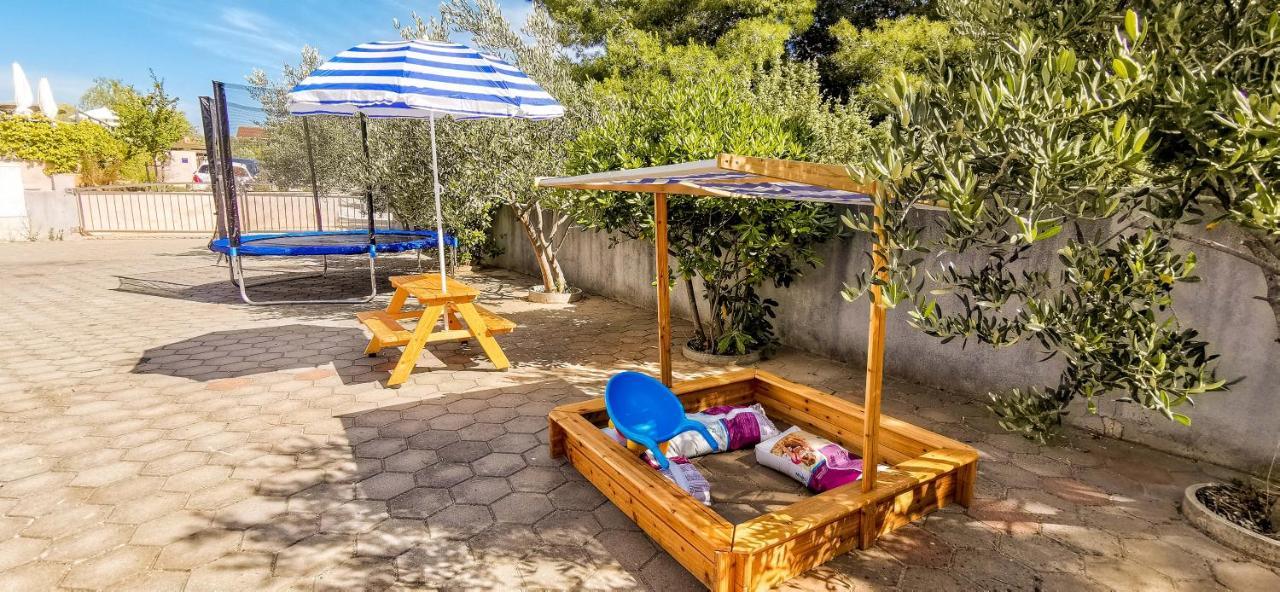Apartment Jerry With Private Pool Milna  Luaran gambar