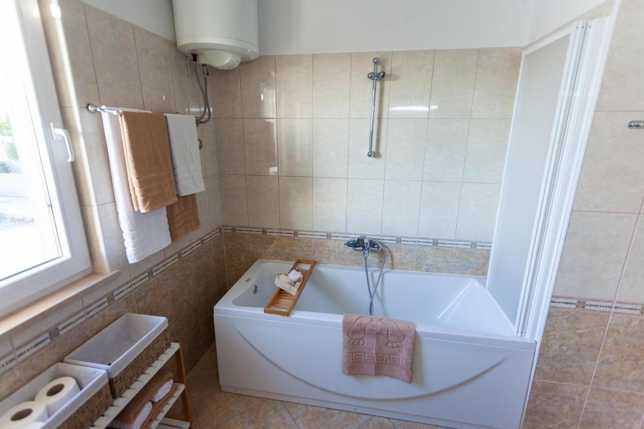 Apartment Jerry With Private Pool Milna  Luaran gambar