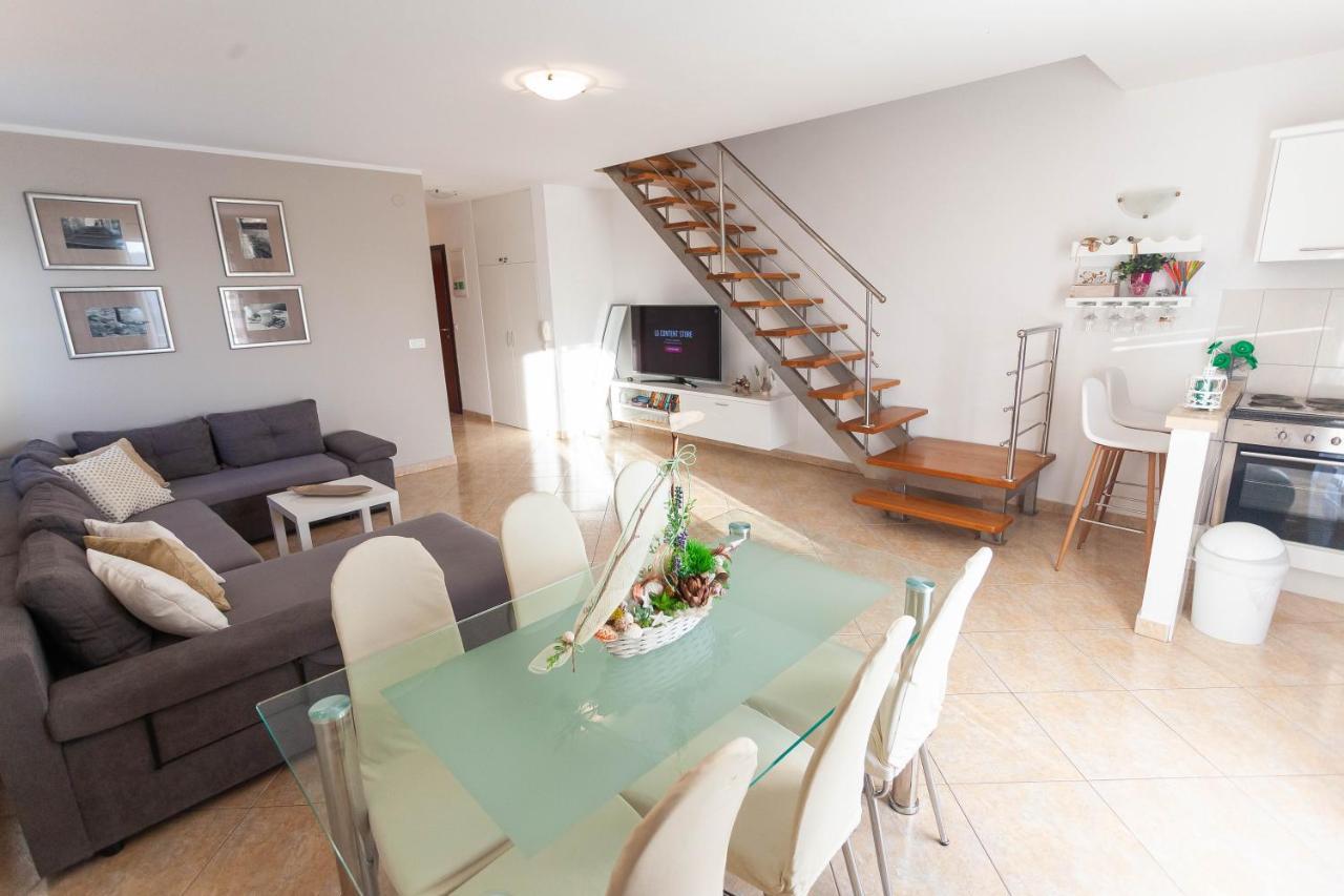 Apartment Jerry With Private Pool Milna  Luaran gambar