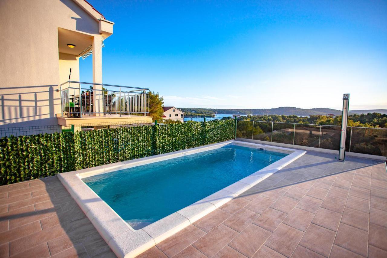 Apartment Jerry With Private Pool Milna  Luaran gambar
