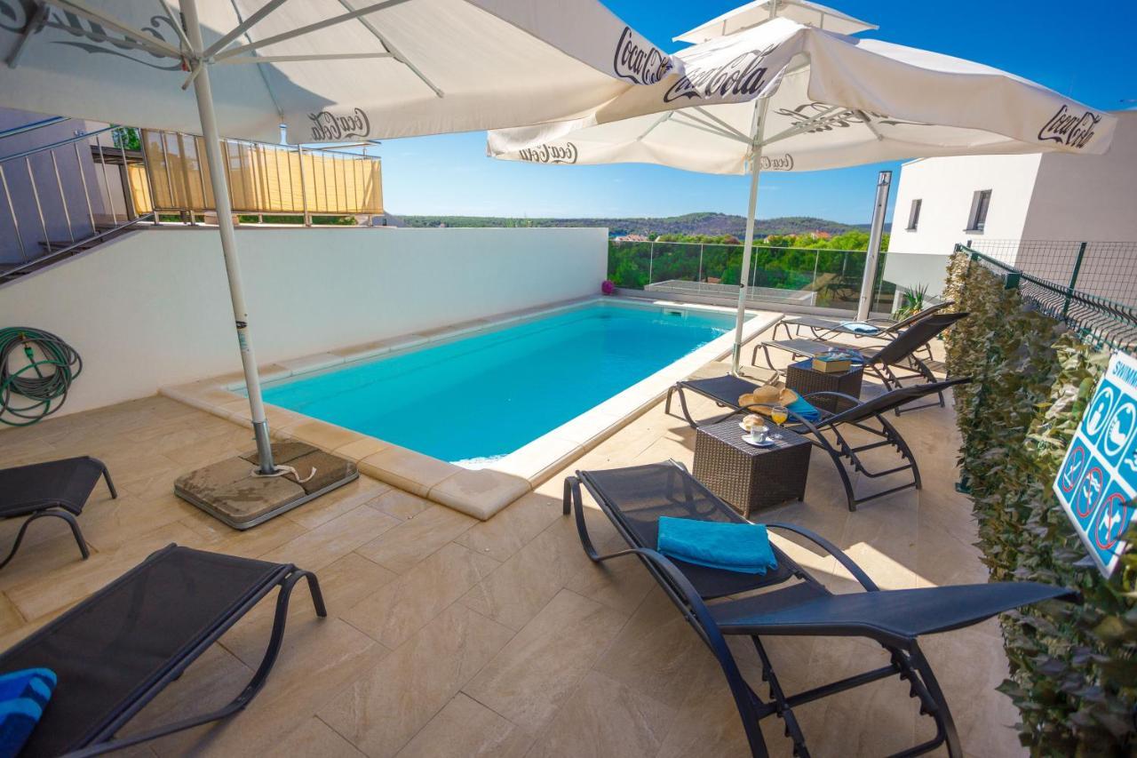 Apartment Jerry With Private Pool Milna  Luaran gambar
