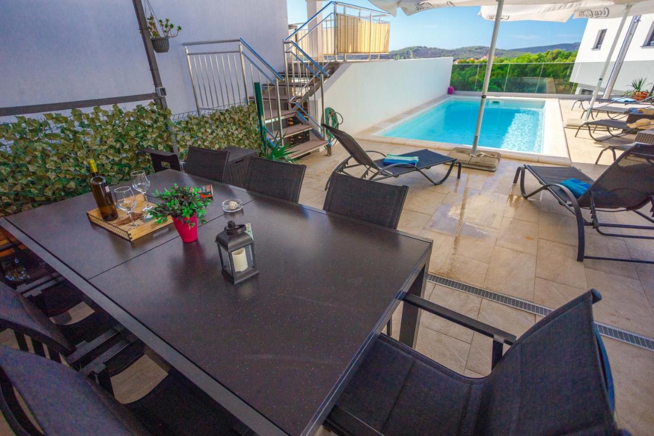 Apartment Jerry With Private Pool Milna  Luaran gambar