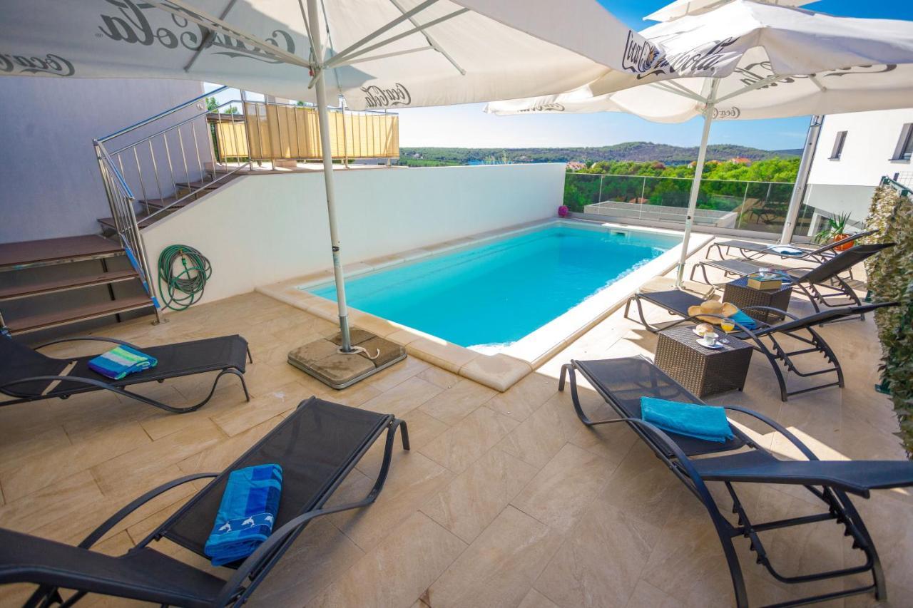 Apartment Jerry With Private Pool Milna  Luaran gambar